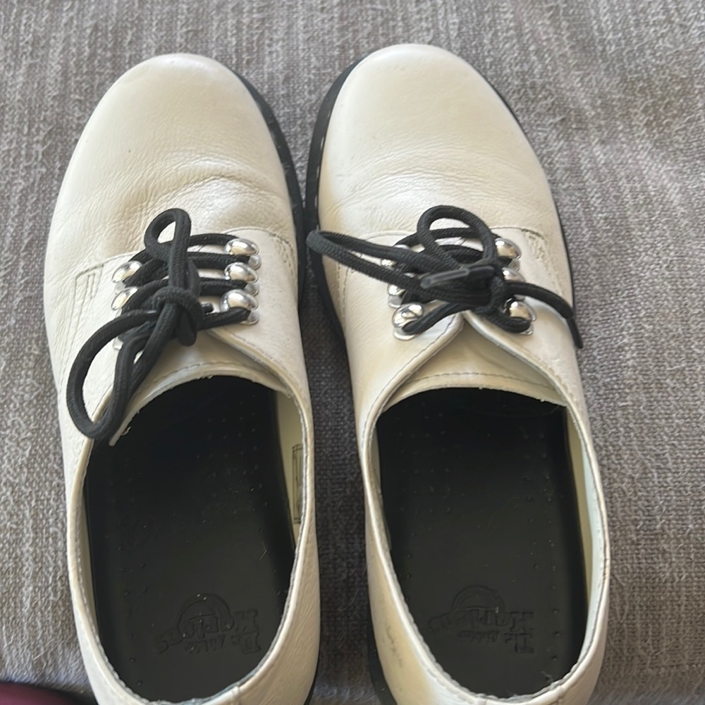 Almost new, great condition, treated with the Wonder Balsam